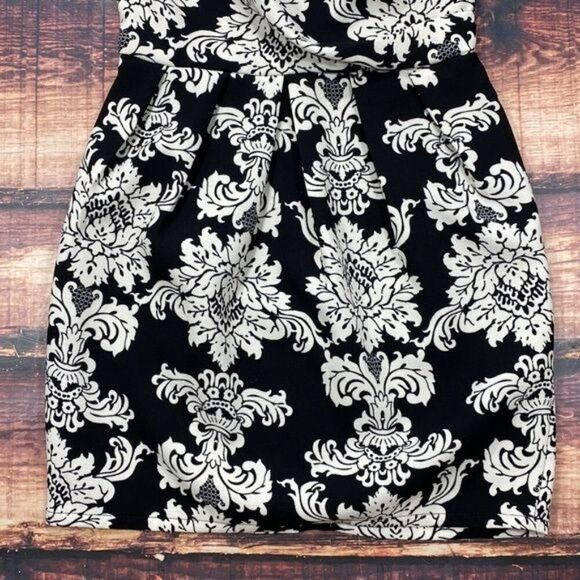 $5 SALE Black & White Patterned Ornate Design Strapless Dress - Picture 3 of 9